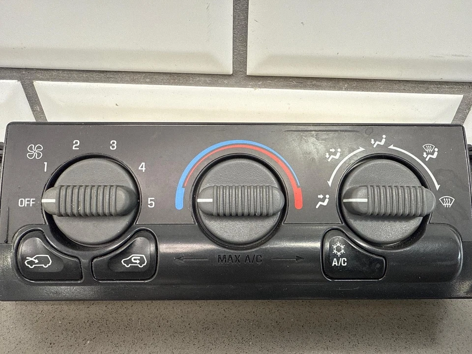 99-02 Chevy Silverado GMT800 control de clima manual sin descongelación OEM Foto 3 de 4