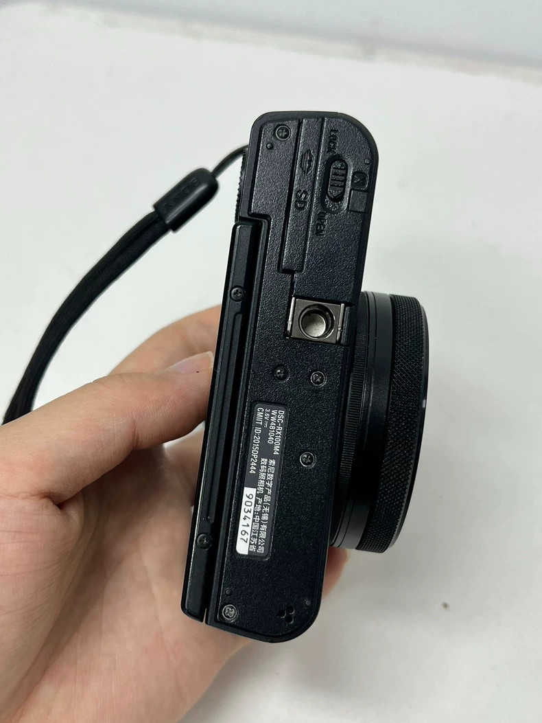 ＜良品＞ソニー SONY DSC-RX100M4 Cyber-shot Amazon.com : Sony RX100 IV 20.1 MP Premium Compact Digital Camera