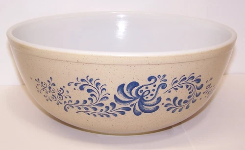 Vintage Pyrex Homestead Blue & Tan Speckled 4 Quart Mixing Nesting Bowl 404 USA