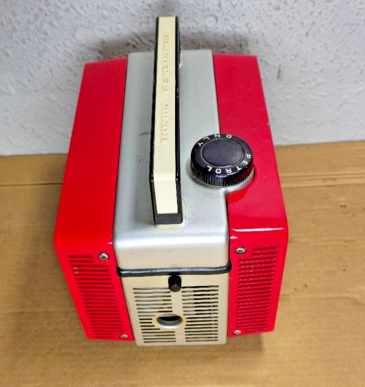 Ultra Rare Vintage Honda E40 II Micro Generator in excellent overall condition - Image 3 of 4