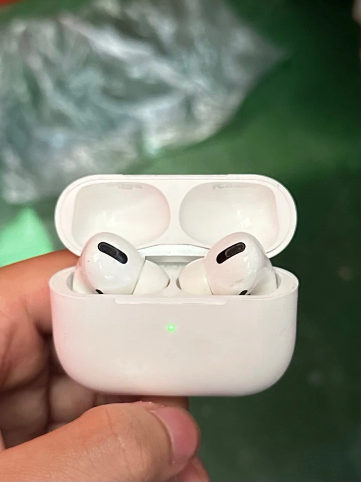 Apple AirPods Pro (1st generation)