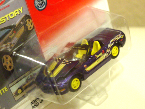 1998 Chevrolet Corvette Indy 500 Pace Car Johnny Lightning - Picture 3 of 3