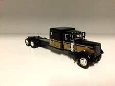 DCP BLACK & GOLD PETERBILT 379 60" BUNK 320" FRAME (6 1/2" long) PARTS TRUCK