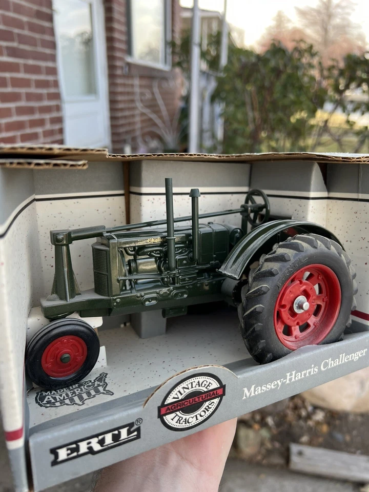 1936 Massey Harris Challenger Tractor Vintage Die Cast Made In USA In 1991 ERTL - Image 2 of 4