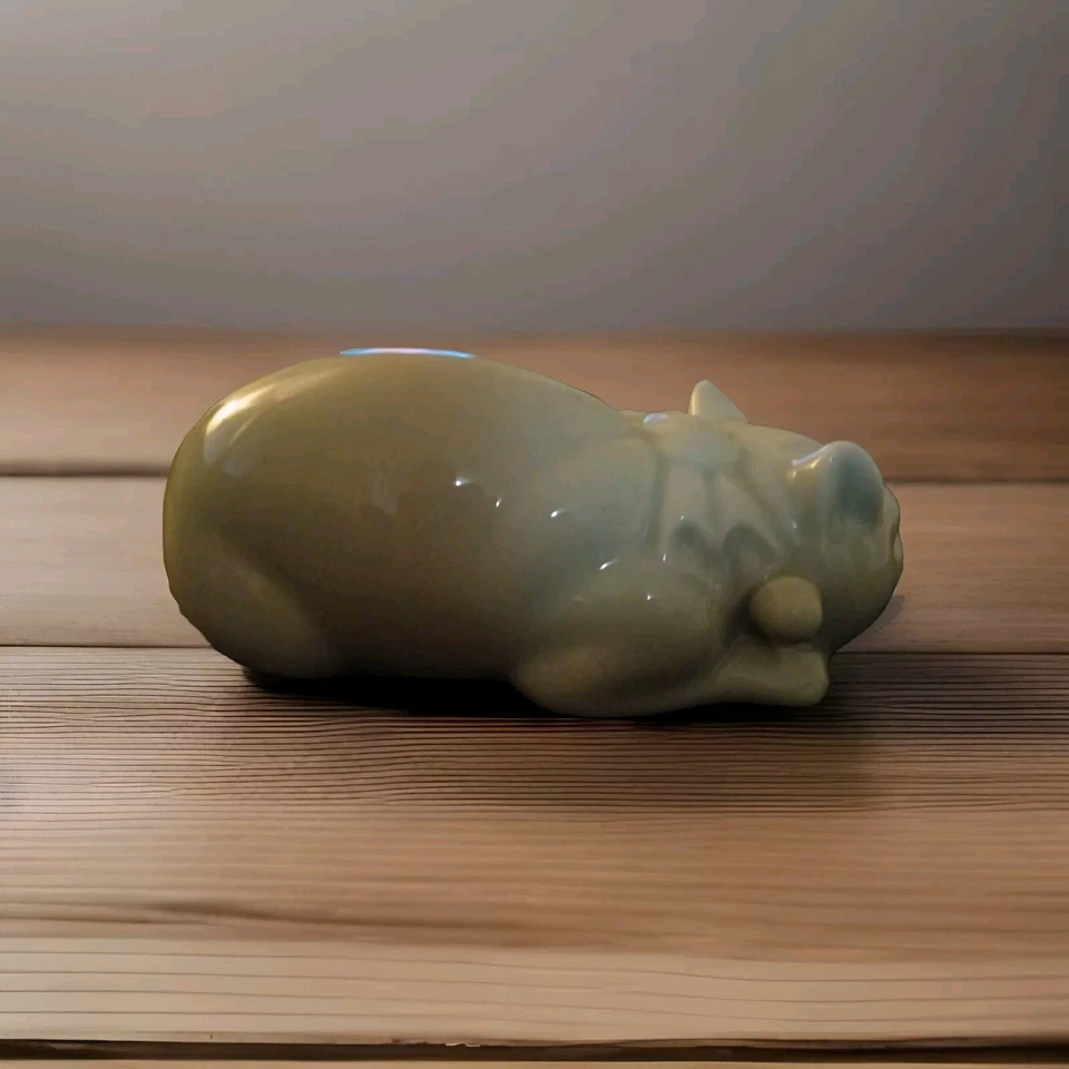 Estatuilla de gato dormido de cerámica japonesa Celadon Nemuri Neko Okimono mediados de siglo  Foto 4 de 4