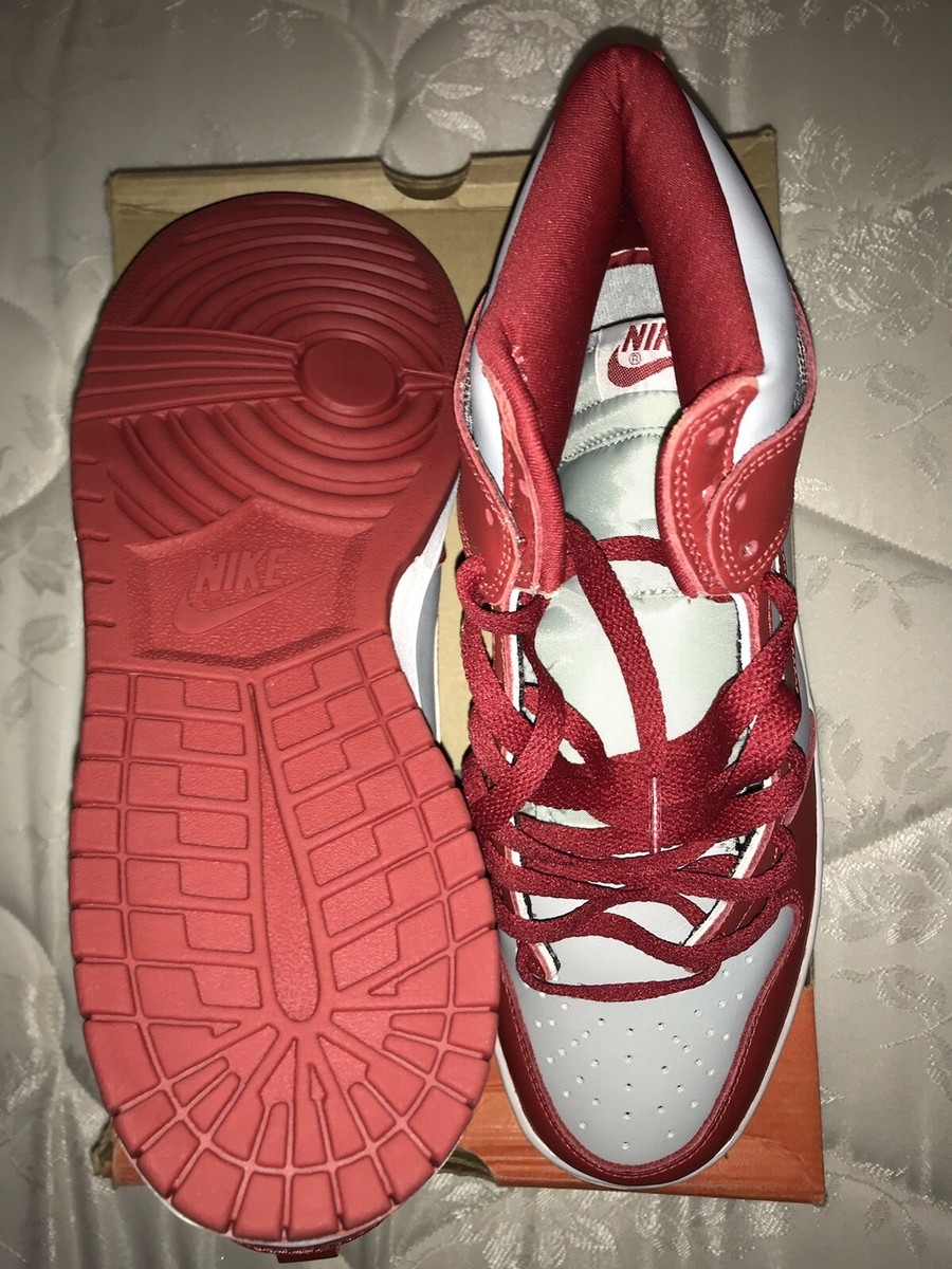 Vintage Nike Dunk High LE Silver/Varsity Red (ULTRAMAN) 1999 Vintage Nike Dunk High LE Silver/Varsity Red (ULTRAMAN) 1999
