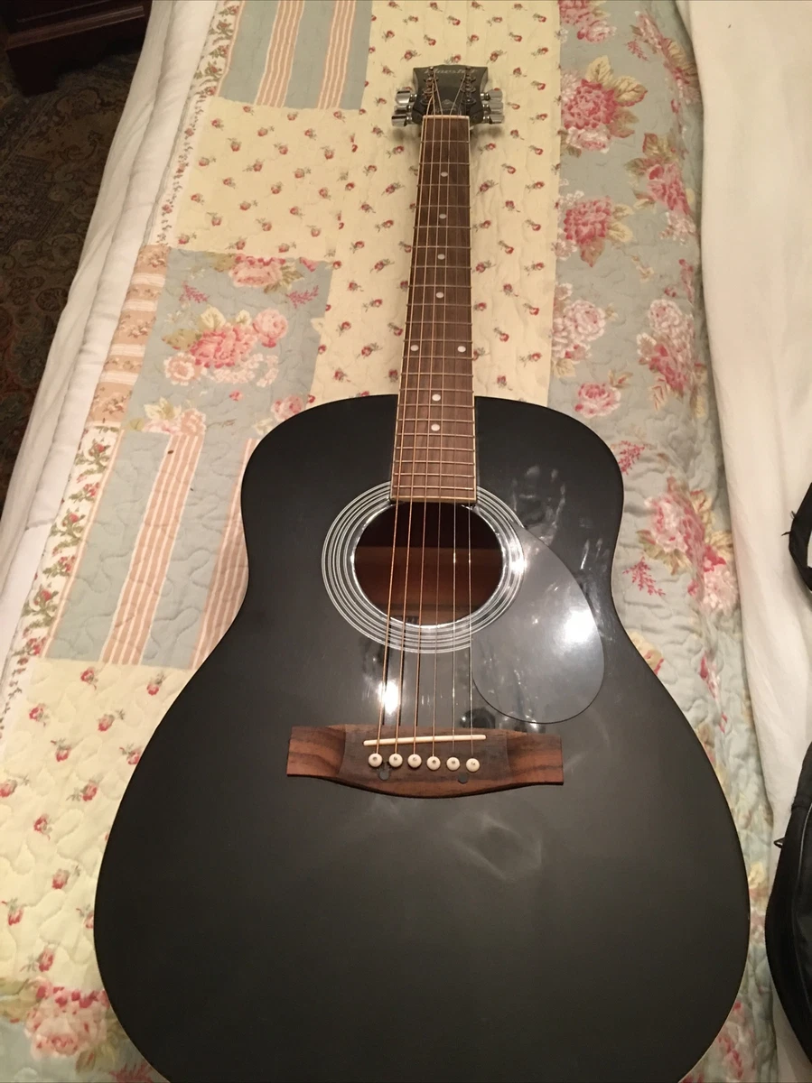Maestro by Gibson Acoustic Guitar w Gig Bag model MA 38BK CH6
