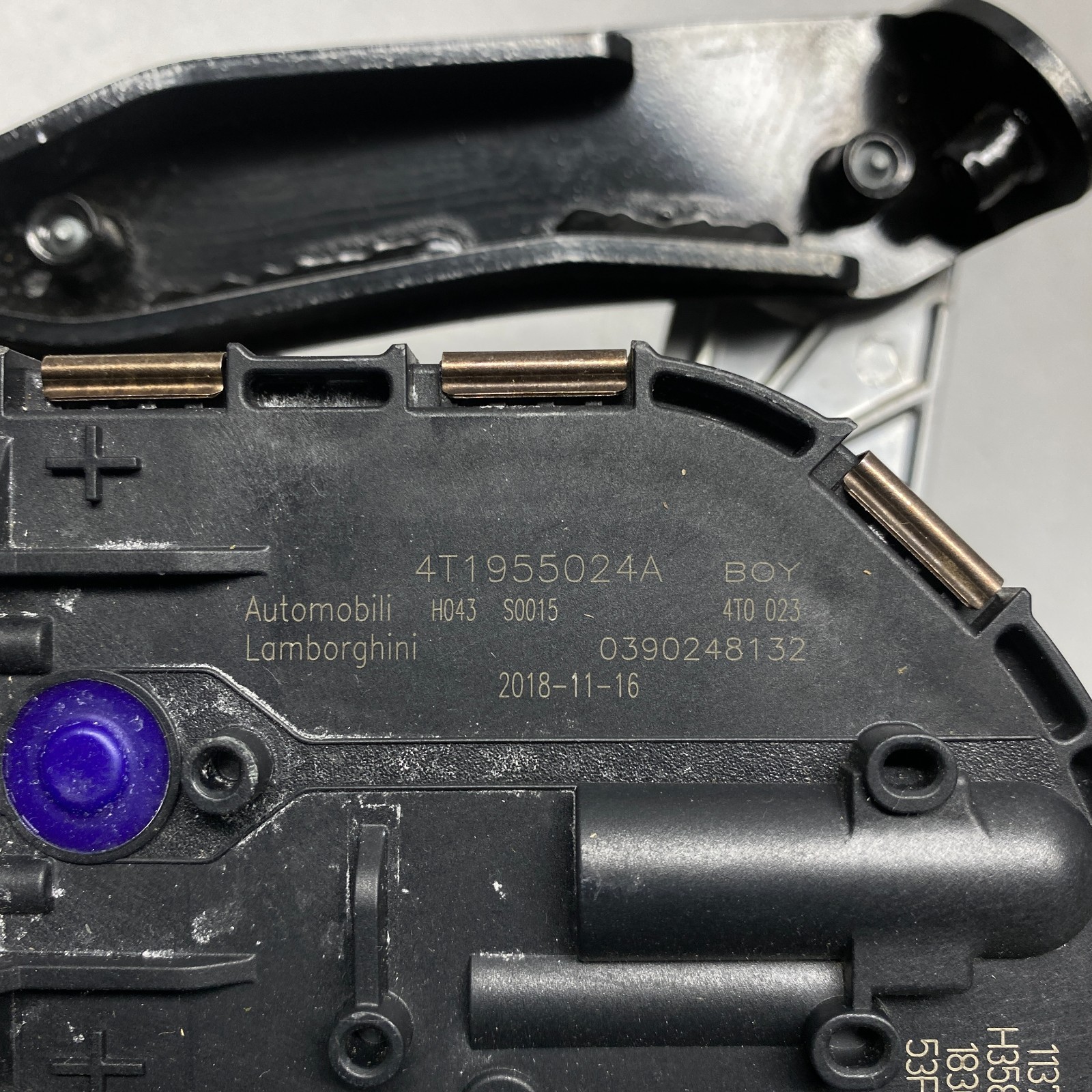 2019 Lamborghini Huracan LP580-2 Side Wiper Motor W/ Blade 4T1955024A