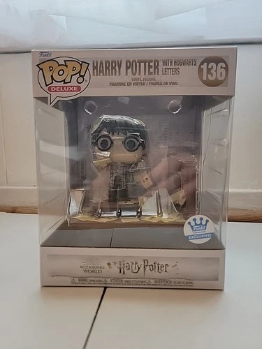 Funko Pop! Deluxe: Harry Potter - Harry Potter with Hogwarts Letters - Funko...