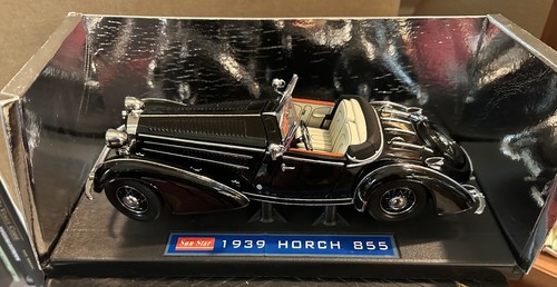 Sunstar 1/18 Scale 1939 Horch 855 Roadster Black Convertible Top Down - Picture 5 of 6