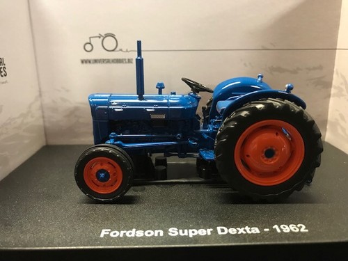 Model Tractor FORDSON Super Dexta 1962 1/32nd Scale By Universal Hobbies NEW - Picture 4 of 6