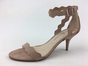 chinese laundry scalloped heels