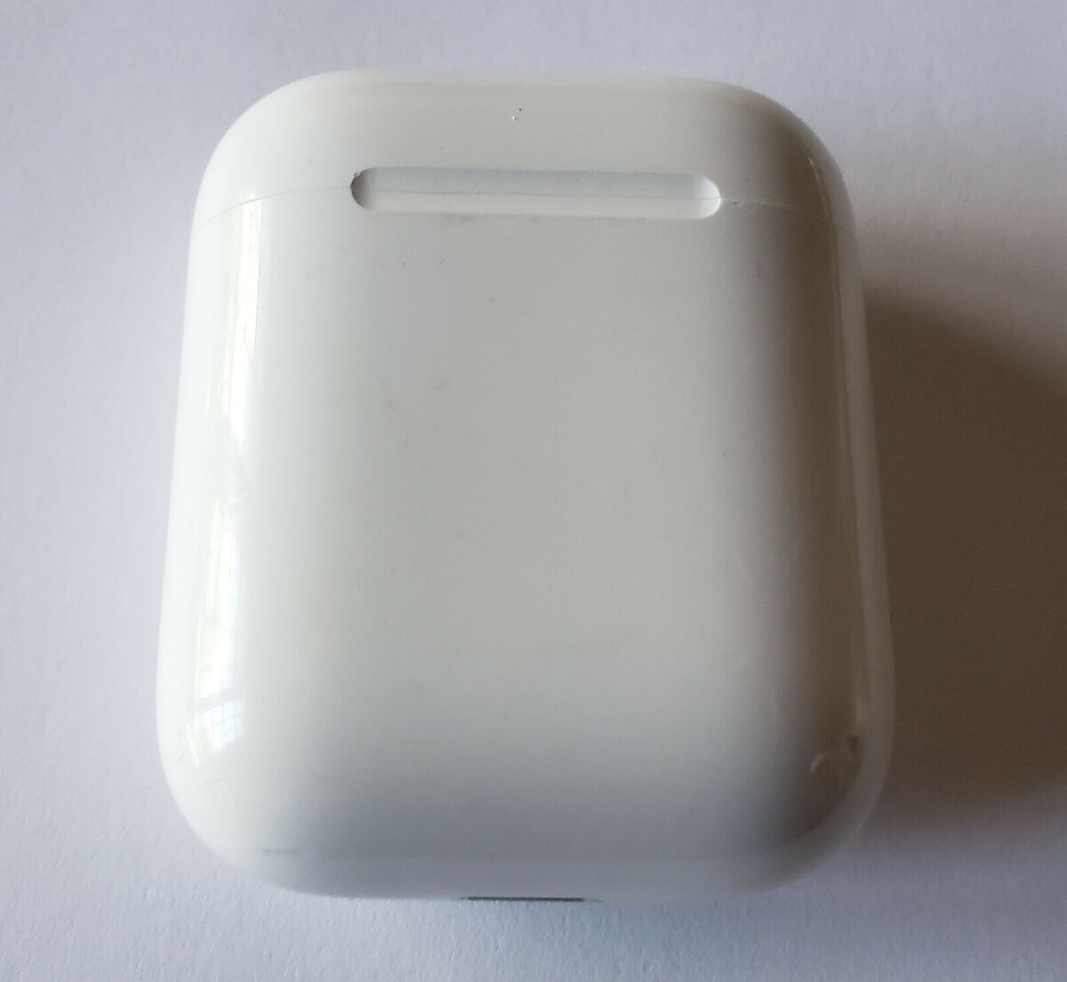 DEFECTIVE OEM Apple AirPods Charging Case ONLY - NO POWER DEFECTIVE OEM Apple AirPods Charging Case ONLY - NO POWER