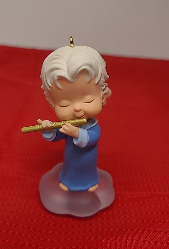 Hallmark 2006 Mary's Angels Ornament "Veronica" #19 Signed Mary Flute Player