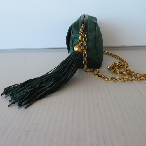Chanel Crossbody Shoulder Bag Quilted Green Satin Leather Tassel Gold Vintage - Picture 15 of 24