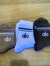 3 Pairs ALO Yoga UNISEX HALF-CREW THROWBACK SOCKS white espresso tan
