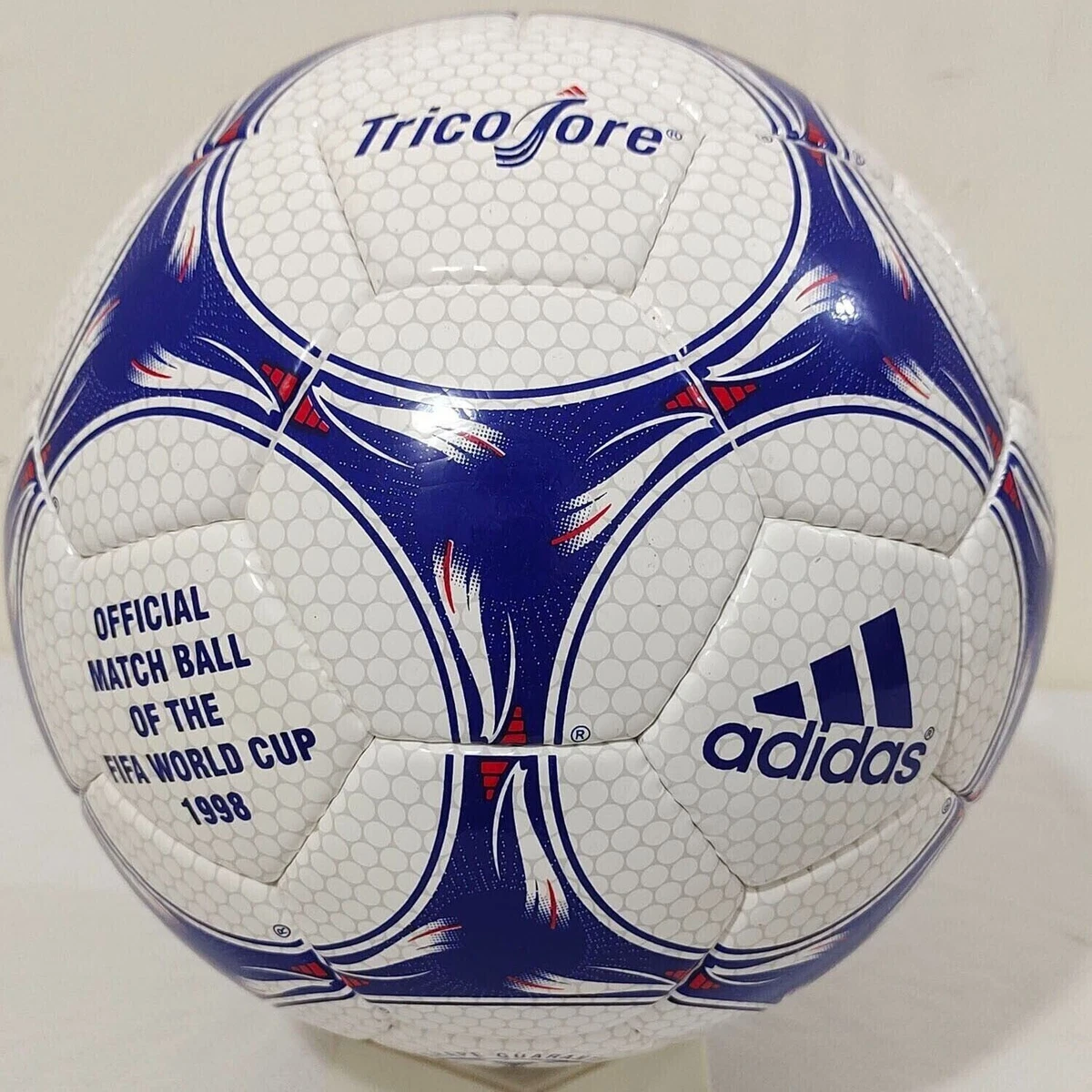 Adidas_Ball_World_Cup_1998_France_Tricolore