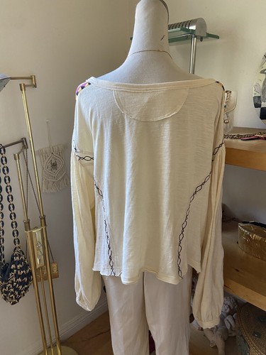FREE PEOPLE Large Womens Top Hand Me Down Embroidered Long Balloon Boho Sleeve - Picture 4 of 9