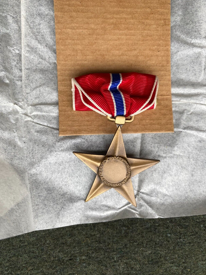 Original WW2 US Military Bronze Star Medal Full Size Boxed 1945