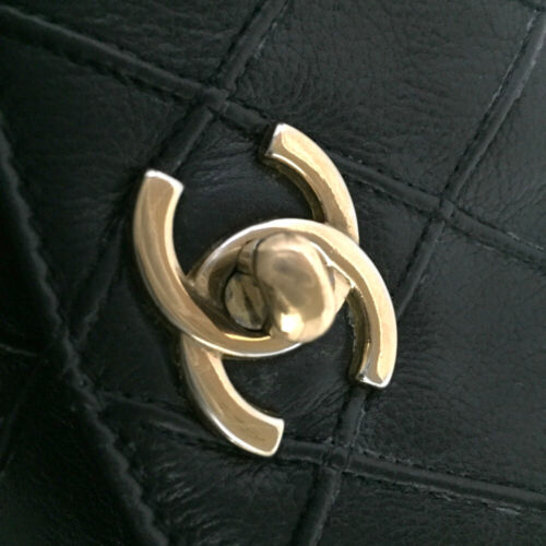 CHANEL Bicolore Quilted CC Logo Lambskin Waist Pouch Bum Bag Black/6BB0041 - Picture 14 of 16