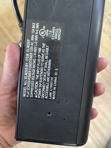 Sanus Slim Power Conditioner and Surge Protector Flat-Panel - Afbeelding 4 van 5