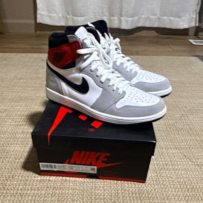 Jordan Air Jordan 1 Retro High OG Smoke Grey White/Black Red 2020 555088-126