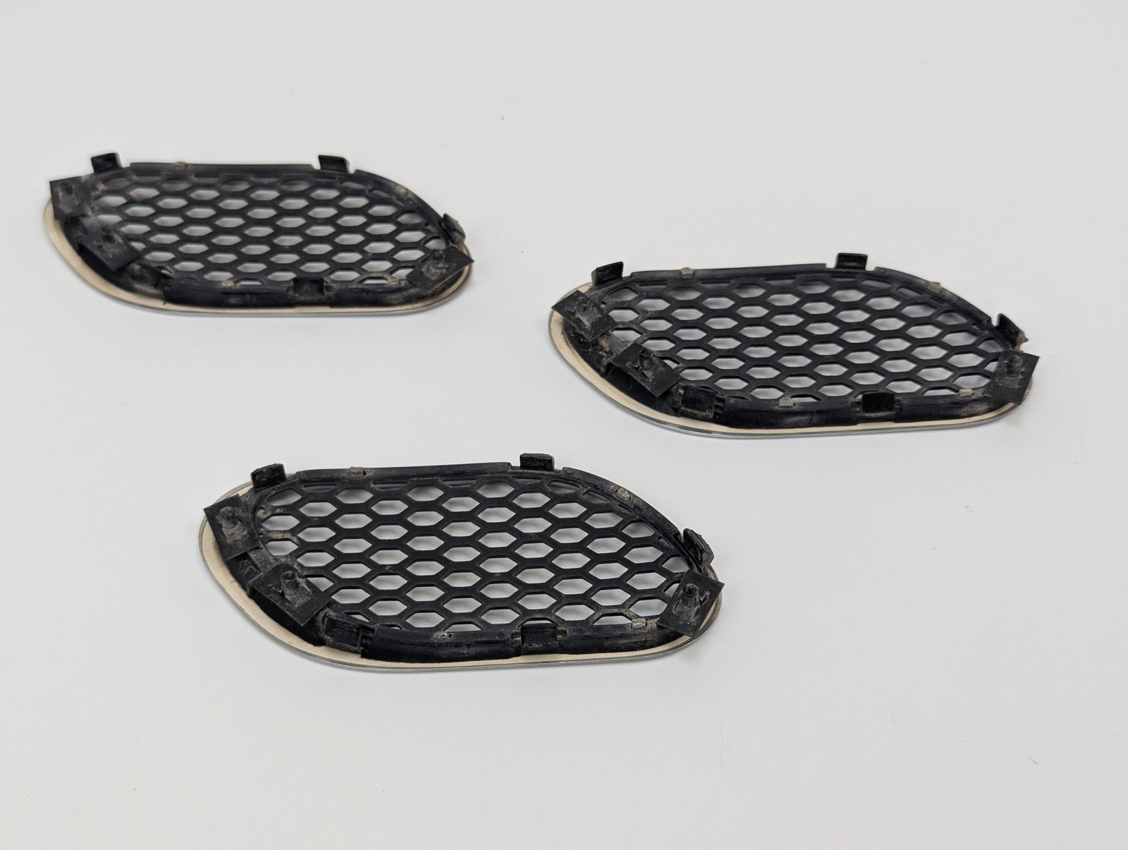 Maserati Quattroporte 2003-2012 Right Vent grilles Set P/N 69283200