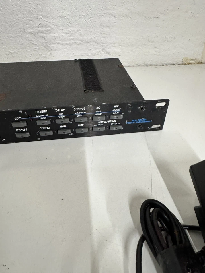Alesis Microverb 3 III 16 Bit Digital Reverb Delay multi Fx with Power Supply - Image 3 of 4