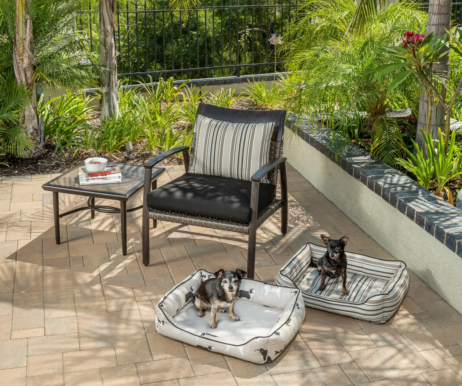 Gensun: Outdoor/Indoor Pet Dog Cat Bed — Fabric Option 1