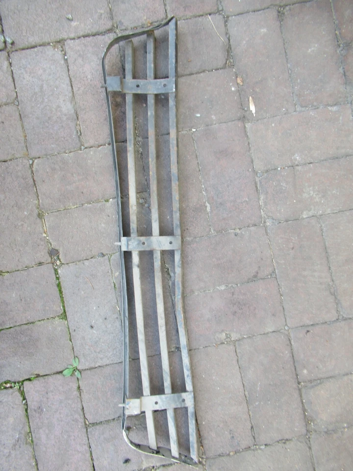 JAGUAR XJS C 1986 5,3 V12 PRE FACELIFT PARRILLA RADIADOR CENTRAL DELANTERO Foto 2 de 3