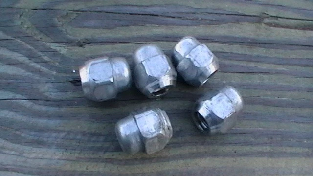 Nissan Altima 2013-2018 tuercas para Altima 2015 se adapta a llantas de aluminio Foto 2 de 4