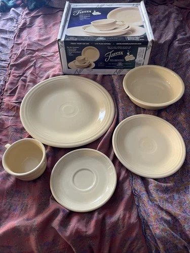 Fiesta Fiestaware Homer Laughlin IVORY 830 330 5 PC PLACE SETTING NEW IN BOX