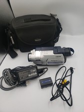 Sony Handycam Vision CCD-TRV318 560x Digital Zoom 2.5" LCD Hi8 Video Camcorder