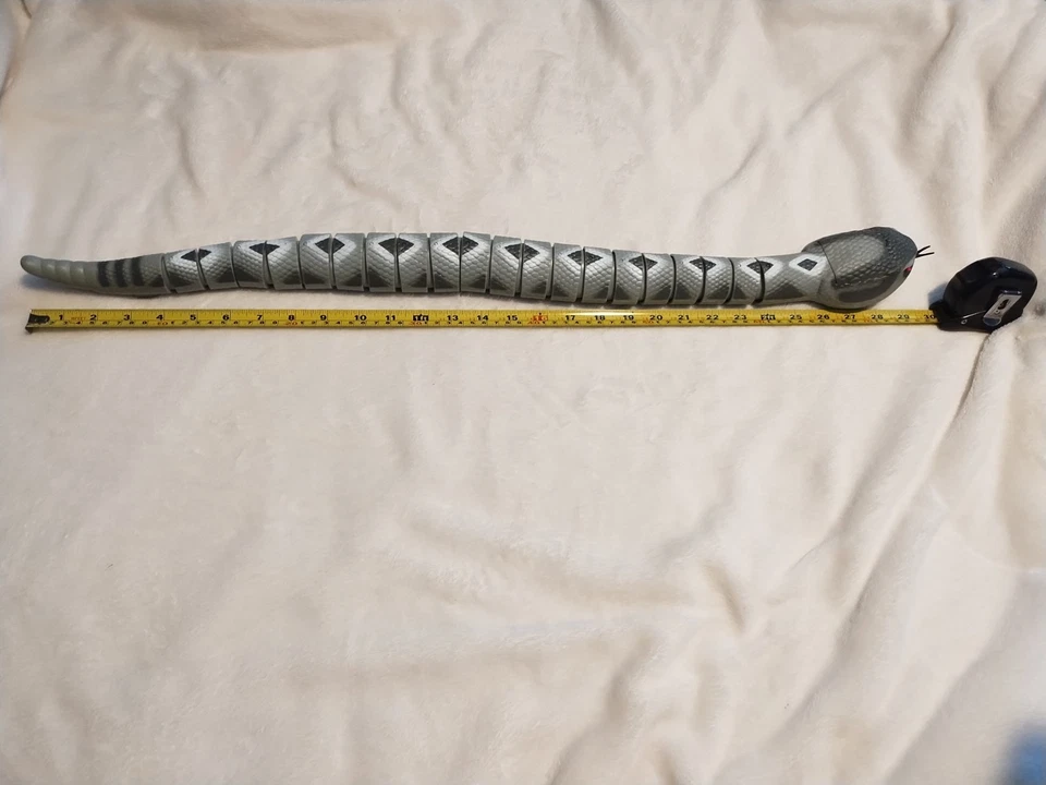 Animal Planet Toys R Us пульт дистанционного управления гремучая змея с батареями - Изображение 2 из 3