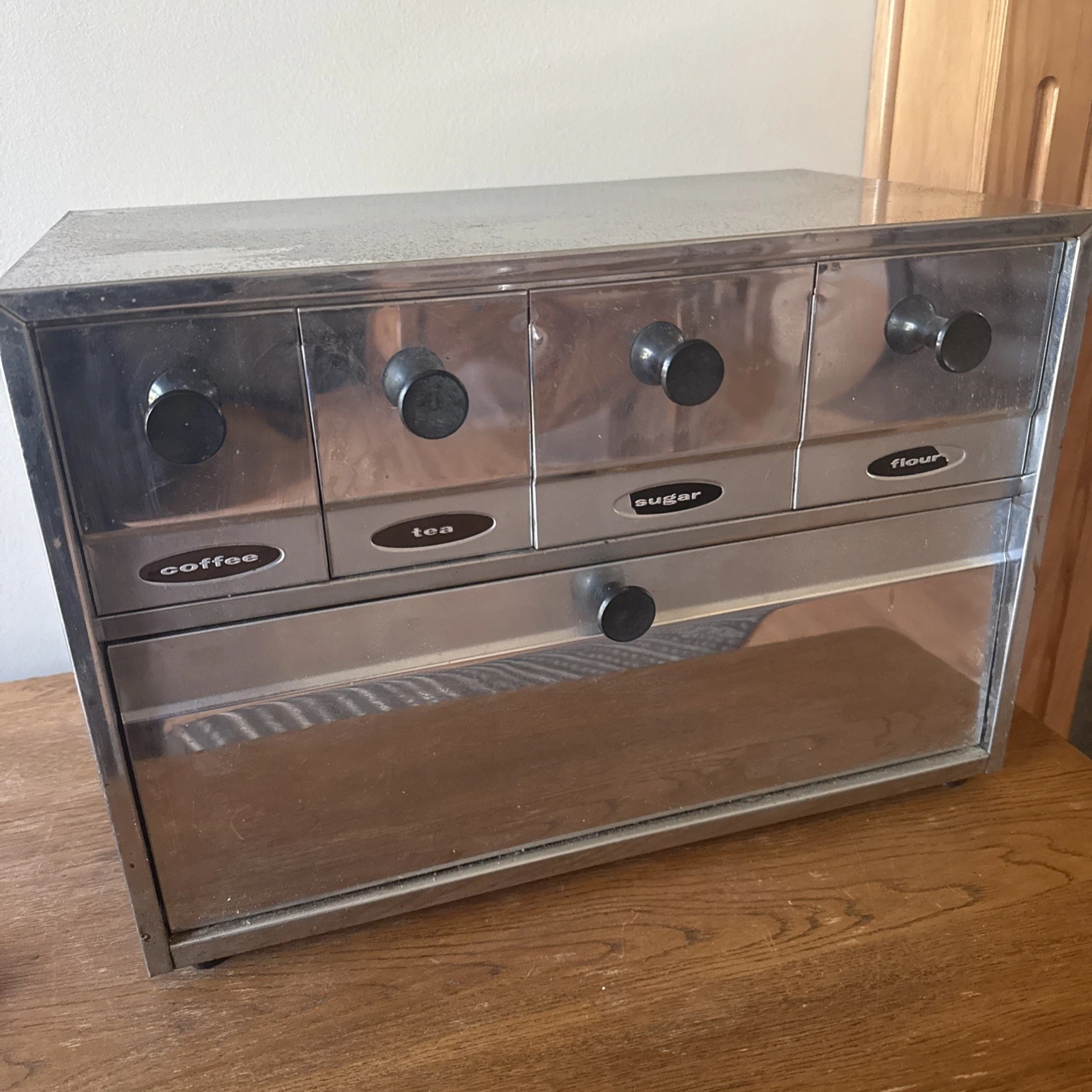 Vtg 1950’s Krestline Speco Bread Box MCM Wall Canisters Chrome Metal 18x12x10"
Opens in a new window