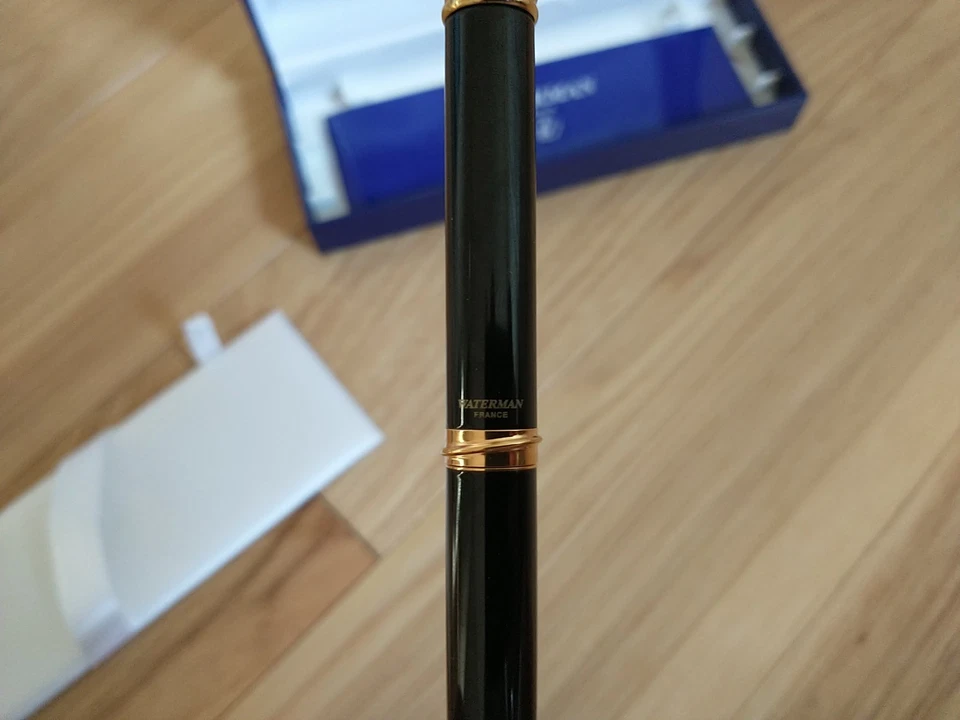 Bolígrafo Waterman Harmonie negro borde dorado con caja Foto 3 de 4