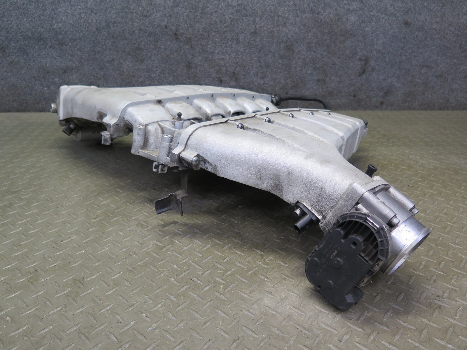Bentley Flying Spur 2006-2012 Intake manifold