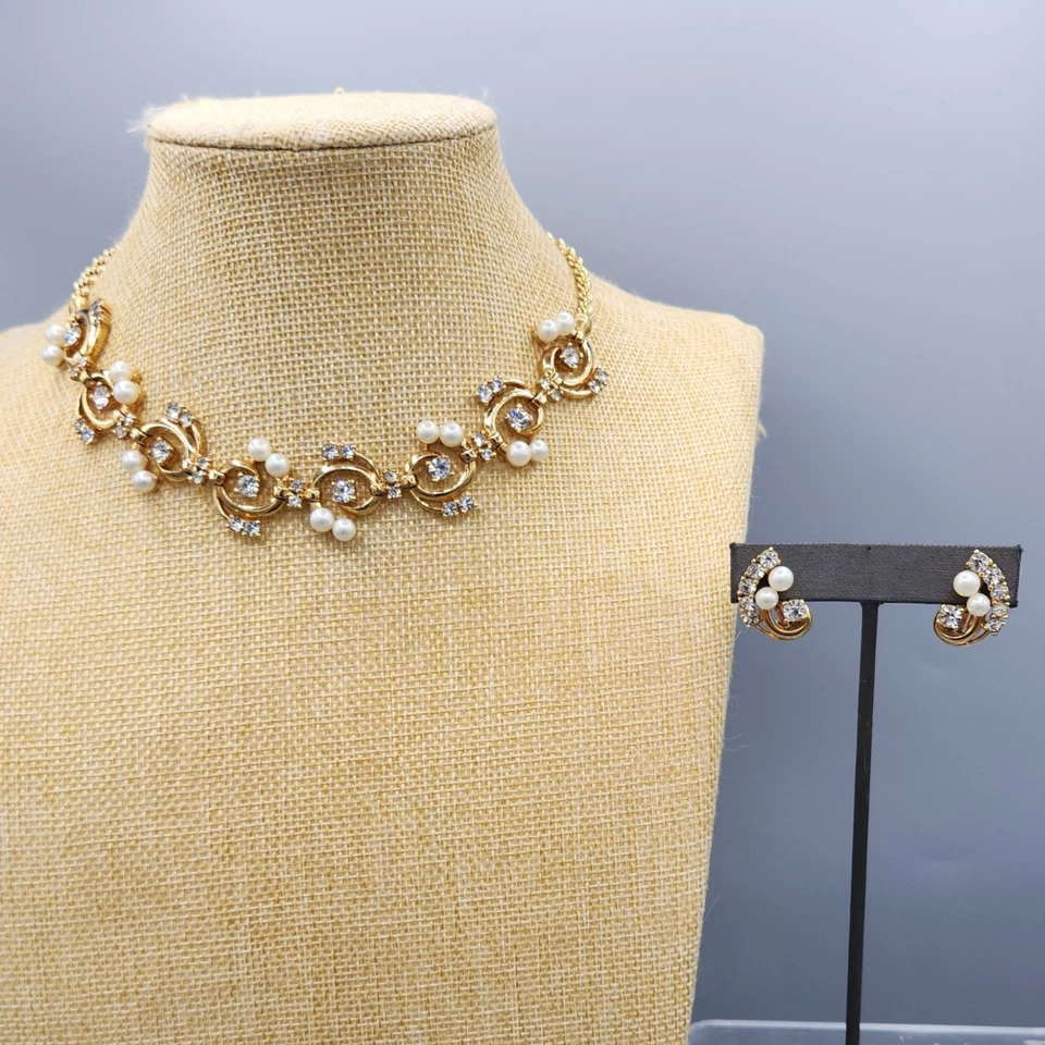 Collar vintage de diamantes de imitación de perlas de vidrio ornamentado Pennino de 16" y pendientes de clip Foto 3 de 4