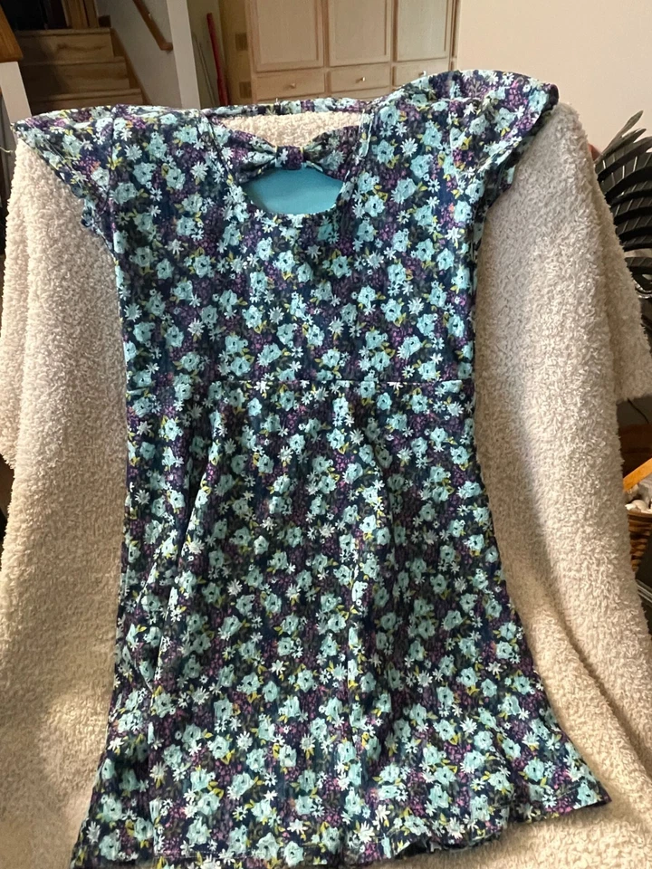 Vestido Route 66 Talla 10-12 Estampado Floral Multicolor Foto 3 de 4