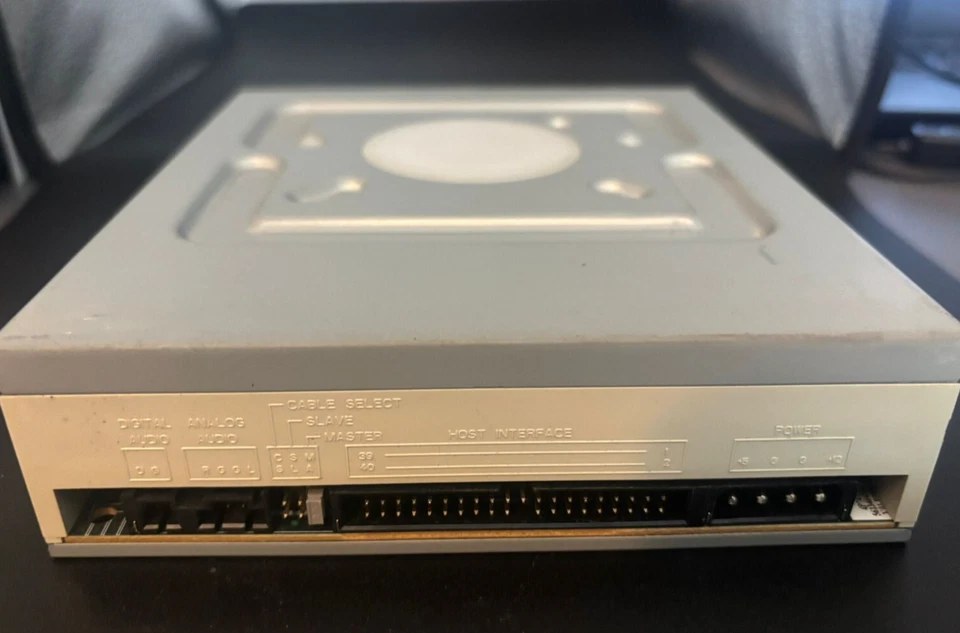 Plextor PX-240A-34 INTERNAL 52x32x52 IDE CD-RW Drive - Image 4 of 4