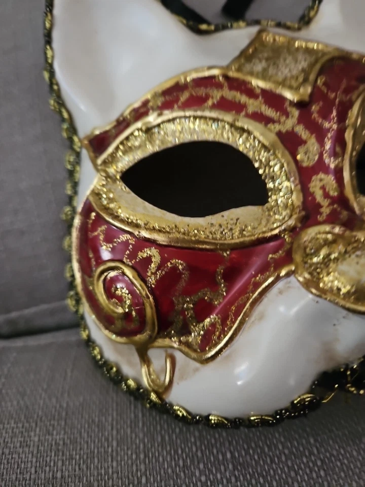 La Maschera Del Gatto Masquerade Cat Mask Handmade Italy Venice Gold White Red - Image 2 of 4