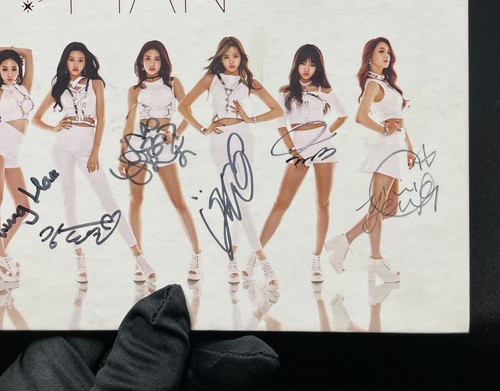 I.O.I autographed "WHATTA MAN" 1st Single Album signed PROMO CD - Picture 4 of 24