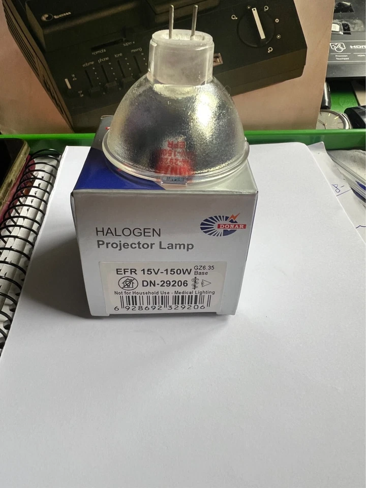 Proiettore tcm mach2 super 8 lampada halogen efr 15v-150w gz 6.35 - Immagine 2 di 3