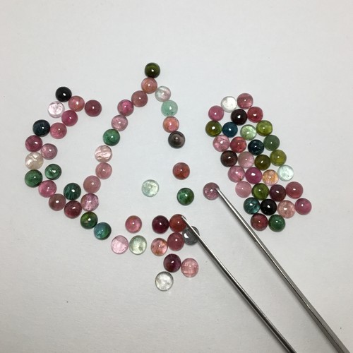 Fabulous multi tourmaline cabochon gemstone 88 pcs round good color 46.40 carat - Picture 2 of 4