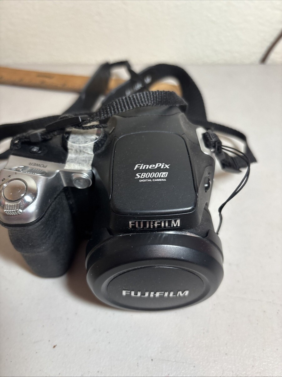 Fujifilm FinePix S Series S8000fd 8.0MP Digital Camera - Black see