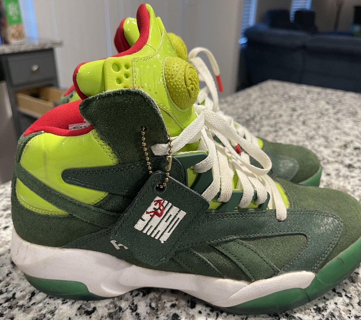 Reebok Shaq Attaq “Ghosts of Christmas” V61428 GREEN MEN