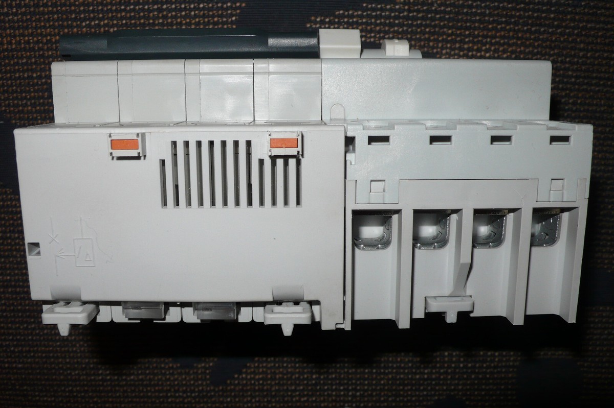 Disjoncteur Merlin Gerin 24282 C60N 3 Pôles 10A C - Bricolage