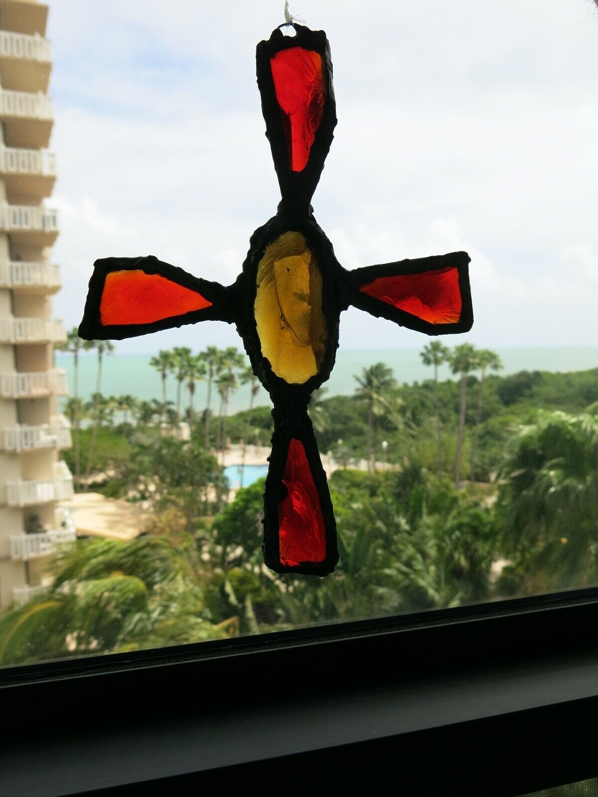 VINTAGE MID CENTURY MODERN BRUTALIST STAINED LEADED GLASS CHUNKY CROSS