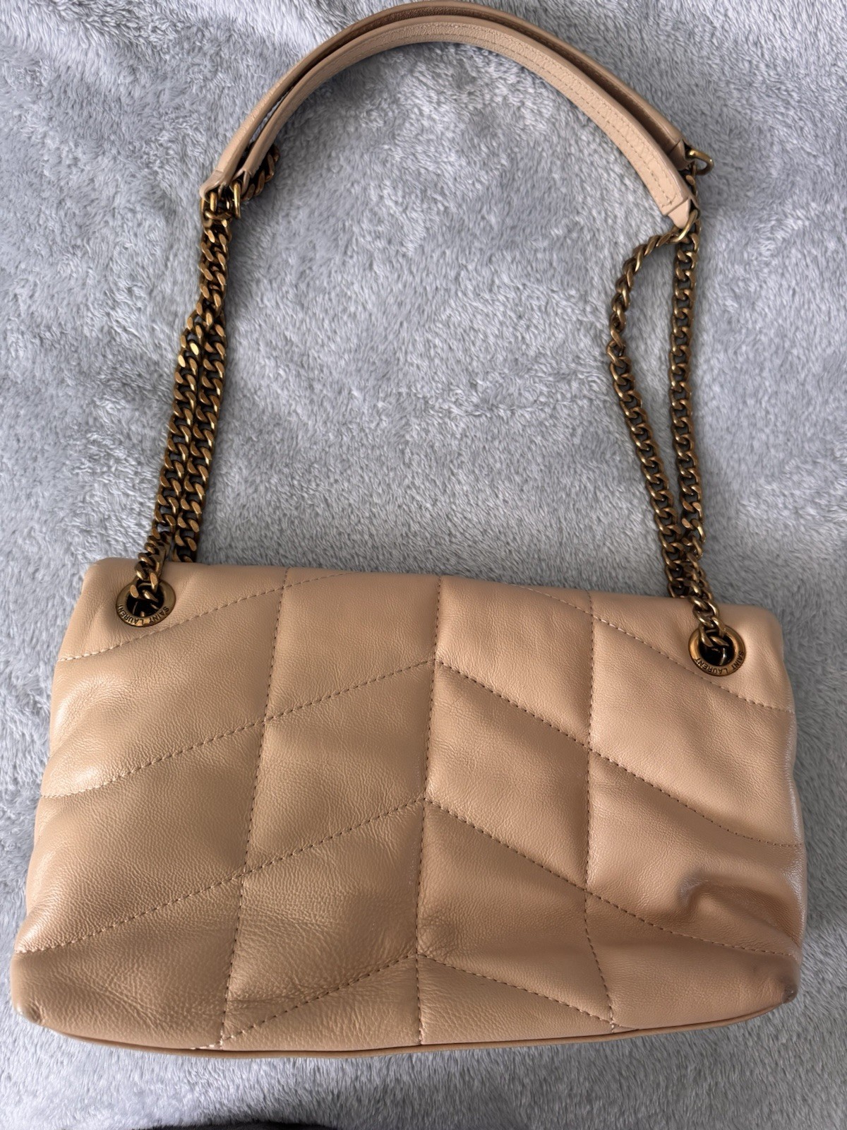 Borsa a tracolla Yves Saint Laurent LouLou Puffer beige in pelle trapuntata
