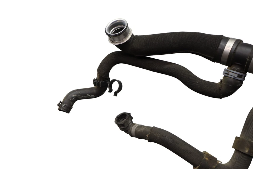 Manguera refrigerante radiador superior derecha Mercedes CLS63 AMG W218 12-18 A2185010482 OEM Foto 4 de 4